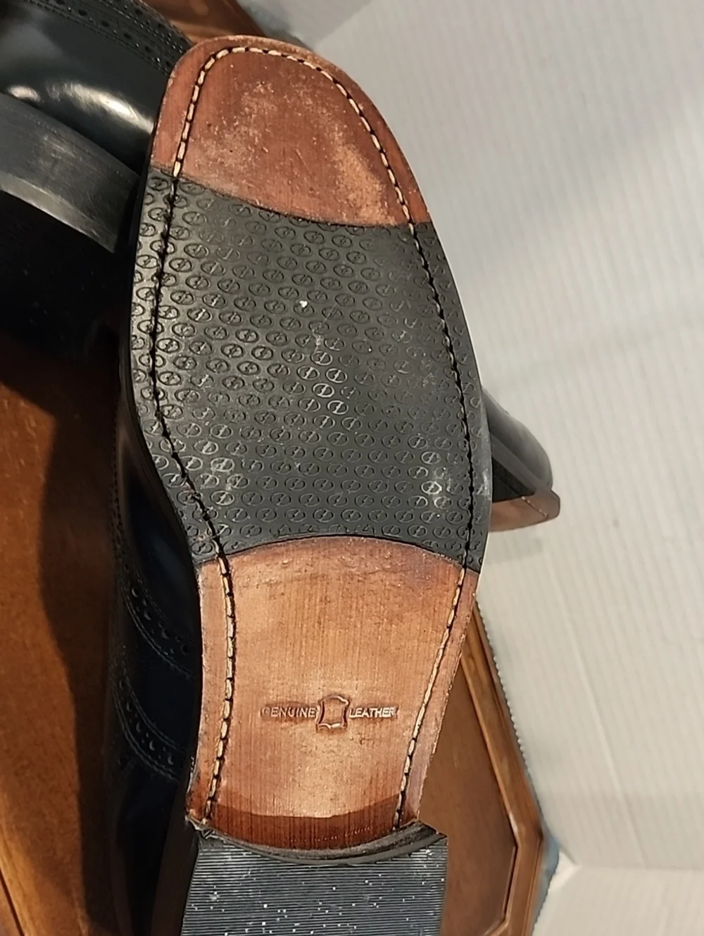 FLORSHEIM Mens Oxford Wingtip Brogue Black Oxford. 9 D.  Dress Shoes Lace Up